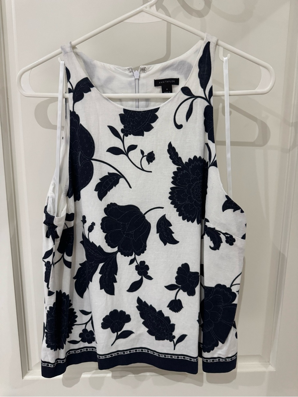 Ann Taylor White & Navy Floral Shell Tank